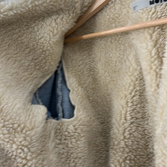 TOPSHOP SHERPA LINED JEAN JACKET - Picture 3 of 5